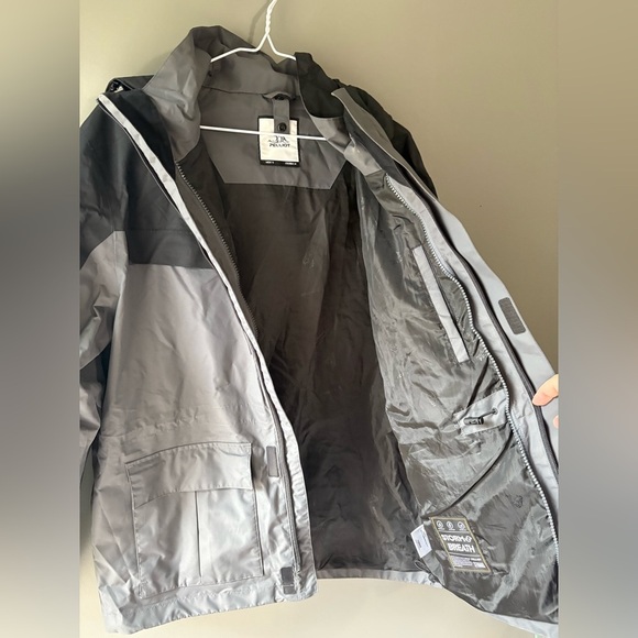 PELLIOT size M Outdoor Hiking Jacket Mens Windbreaker Waterproof, Zipper front - Picture 3 of 13
